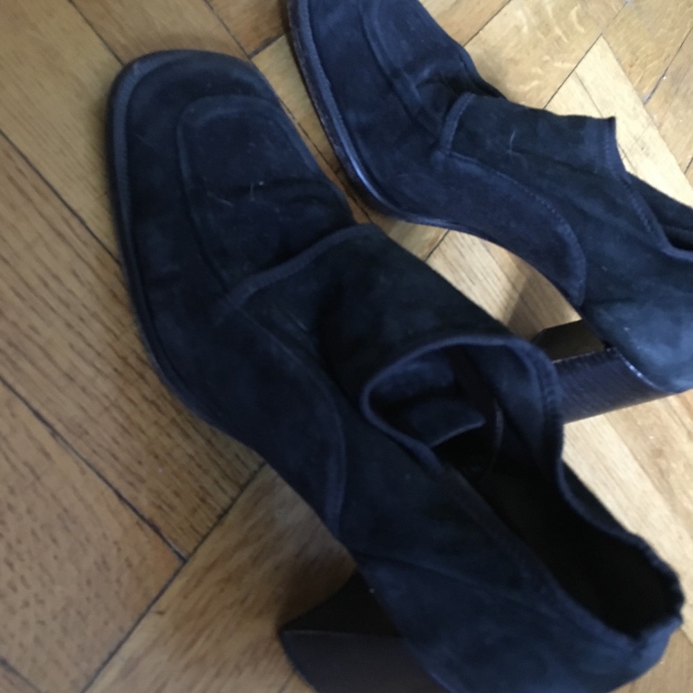 Black suede Di Nuccio booties